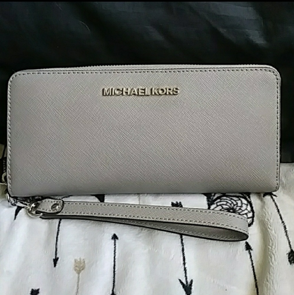 Michael kors wallet